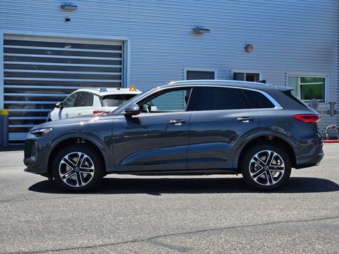 Used 2025 Audi Q5 Premium w/ Convenience Package AWD/4WD image 9