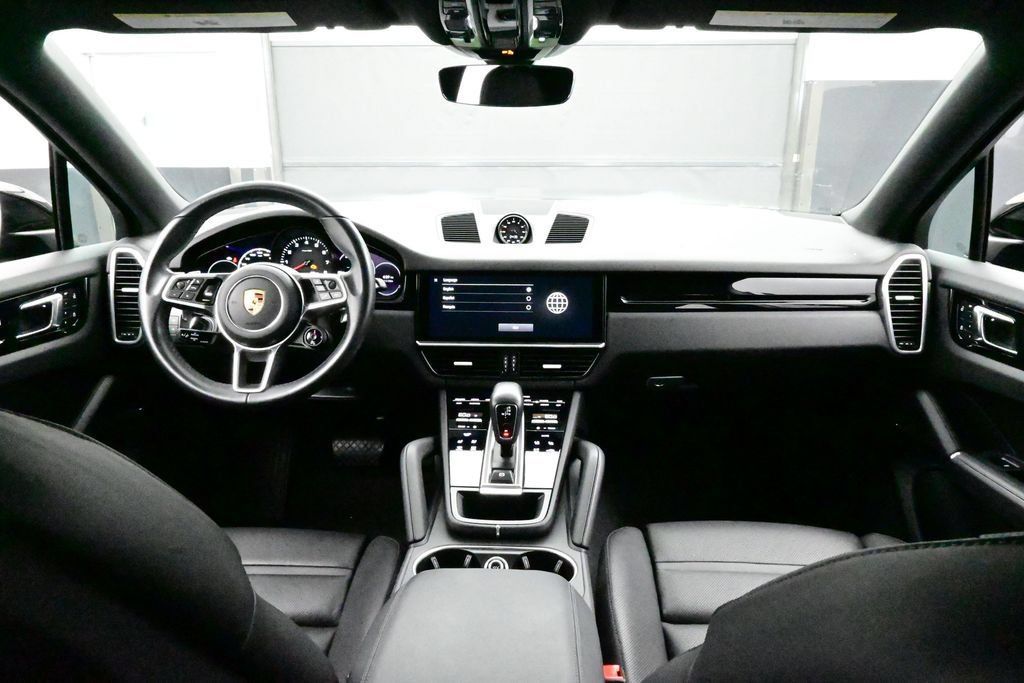 Certified 2023 Porsche Cayenne Coupe w/ Premium Package AWD/4WD image 20