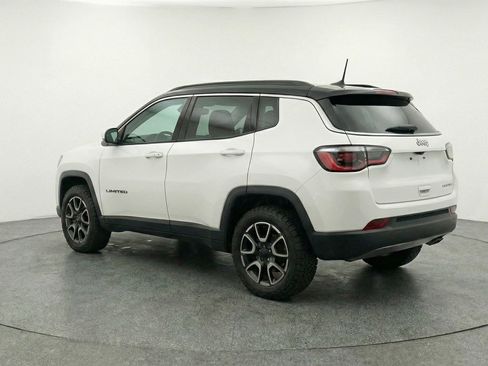 Used 2025 Jeep Compass Trailhawk AWD/4WD image 6