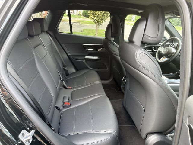 Used 2026 Mercedes-Benz GLC 300 4MATIC image 16