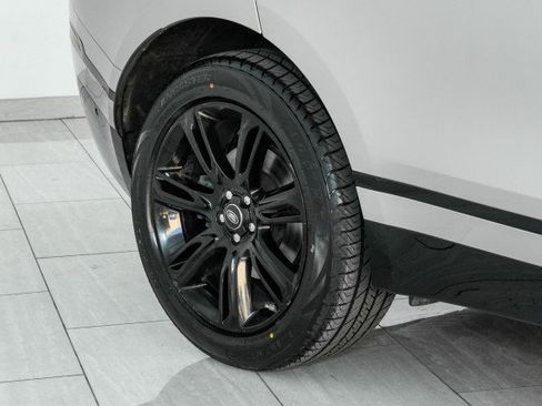 Used 2019 Land Rover Range Rover Velar R-Dynamic SE image 55