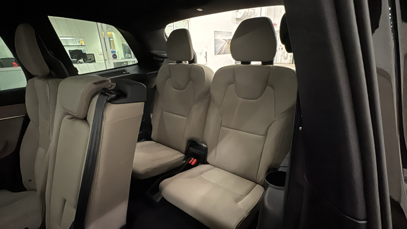 New 2026 Volvo XC90 T8 Plus w/ Protection Package Premier AWD/4WD image 29
