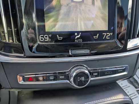 Used 2018 Volvo S90 T8 Inscription w/ Convenience Package AWD/4WD image 69
