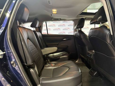 Used 2021 Toyota Highlander XLE image 52