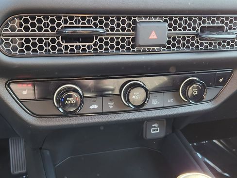 Certified 2025 Honda HR-V Sport image 20