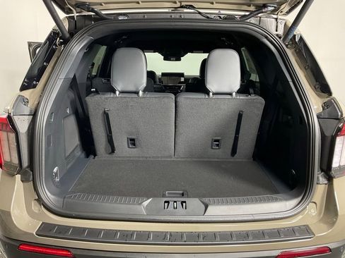 New 2026 Ford Explorer ST-Line w/ ST-Line Street Pack RWD image 11