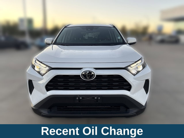 Used 2024 Toyota RAV4 XLE AWD/4WD image 3