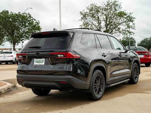 New 2026 Toyota Grand Highlander FWD image 3