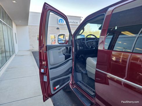Used 2021 Chevrolet Express 3500 LS w/ Chrome Appearance Package RWD image 33