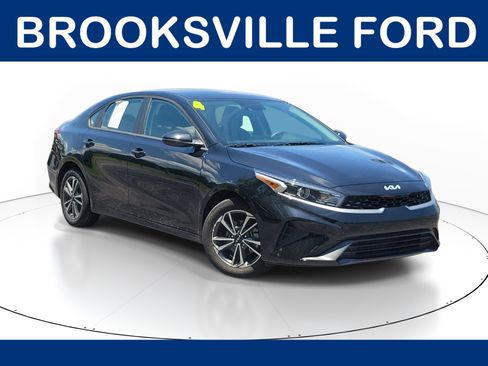 Used 2024 Kia Forte LXS w/ LXS Technology Package FWD image 1