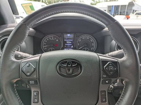Used 2021 Toyota Tacoma TRD Off-Road w/ Technology Package AWD/4WD image 29