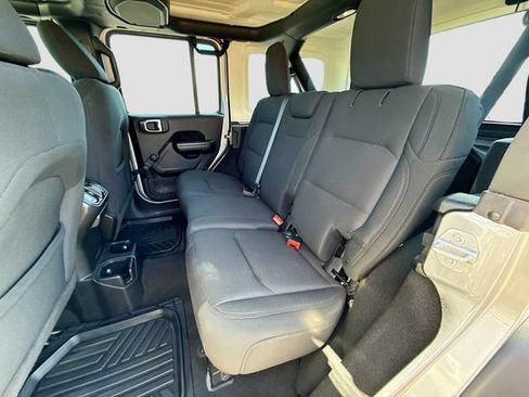 Used 2018 Jeep Wrangler Unlimited Sport AWD/4WD image 22