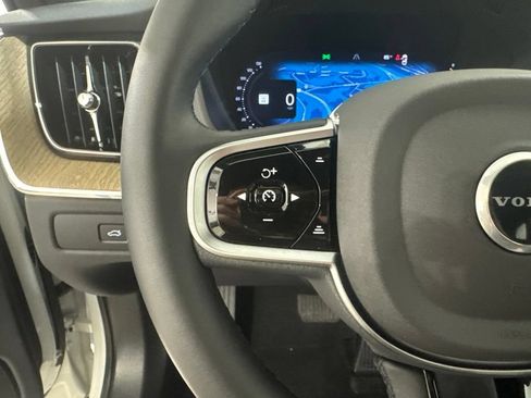 Certified 2026 Volvo XC60 B5 Plus AWD/4WD image 9