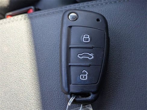 Used 2020 Audi Q3 2.0T Premium Plus w/ Premium Plus Package image 34