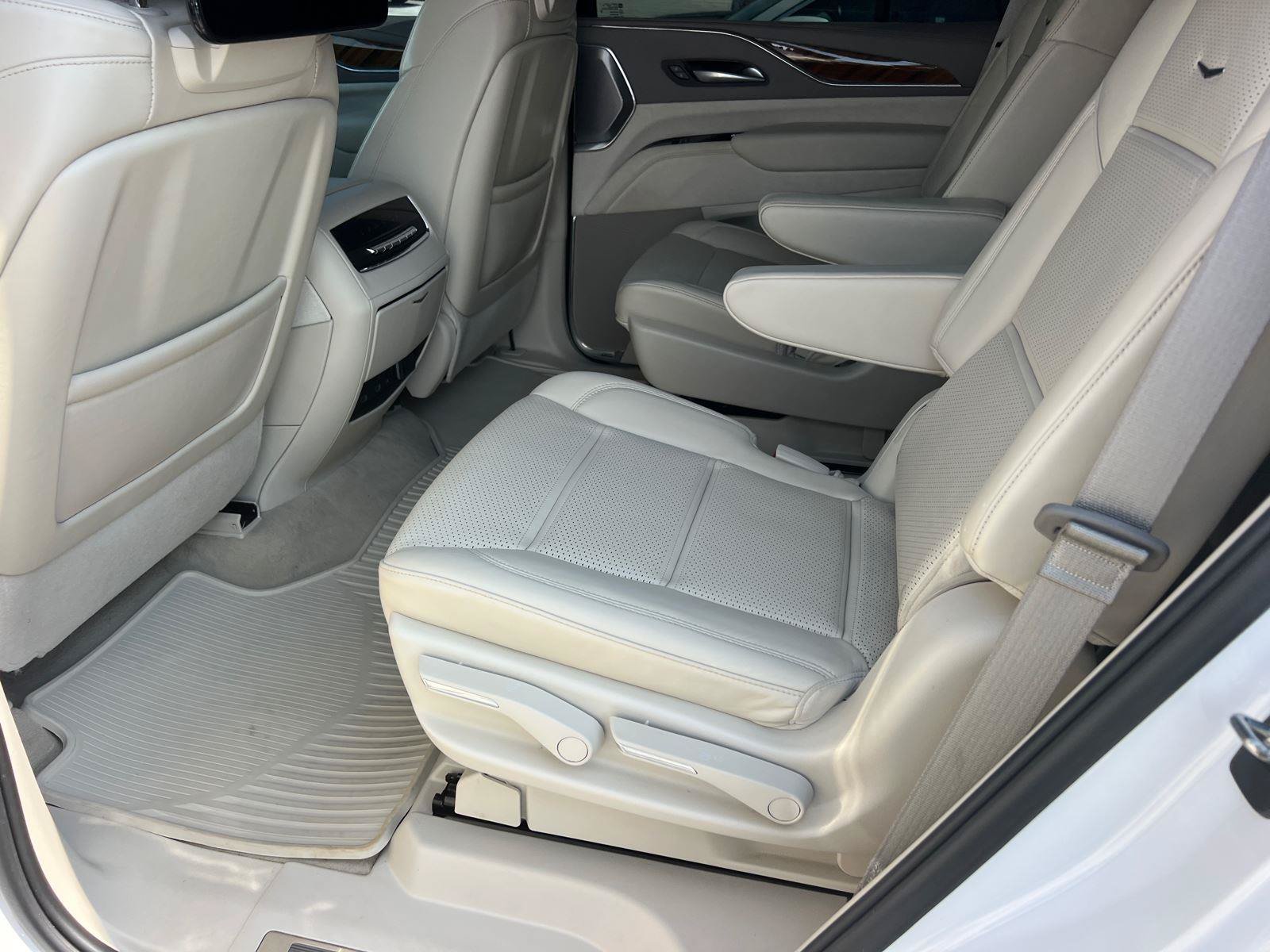 Used 2024 Cadillac Escalade Sport Platinum w/ Heavy-Duty Trailer Package AWD/4WD image 21