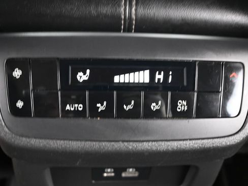 Used 2023 Nissan Pathfinder SL w/ Black Appearance Package image 34