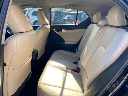 Used 2013 Lexus CT 200h w/ Premium Pkg w/Navigation FWD image 21
