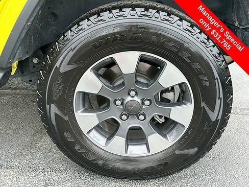 Used 2022 Jeep Wrangler Unlimited Sahara w/ Cold Weather Group image 28