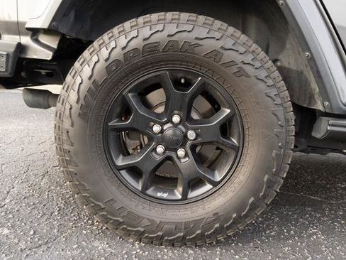 Used 2019 Jeep Wrangler Unlimited Sahara w/ Quick Order Package 24M Moab image 45