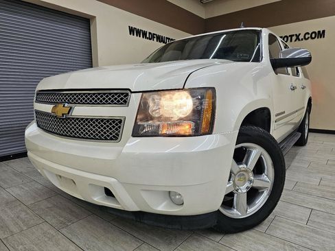 Used 2013 Chevrolet Suburban LTZ RWD image 1