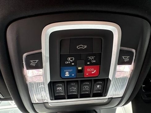 Used 2019 RAM 1500 Laramie AWD/4WD image 27