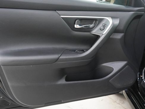Used 2017 Nissan Altima 2.5 SV FWD image 17