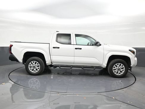 Used 2024 Toyota Tacoma SR RWD image 6