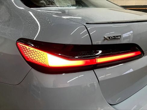 Used 2025 BMW 760i xDrive image 31