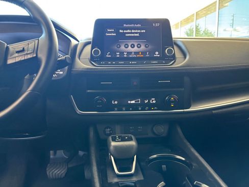 Used 2025 Nissan Rogue SV FWD image 20