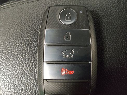 Used 2017 Kia Forte EX FWD image 32
