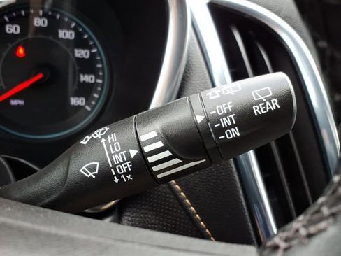 Used 2023 Chevrolet Equinox Premier AWD/4WD image 29