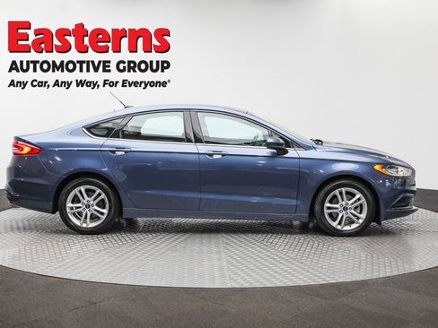 Used 2018 Ford Fusion SE image 4