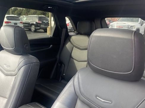 Certified 2022 Cadillac XT5 Premium Luxury image 2