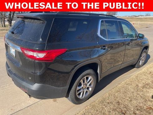 Used 2020 Chevrolet Traverse LT image 3