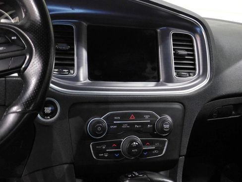 Used 2018 Dodge Charger R/T Scat Pack RWD image 41