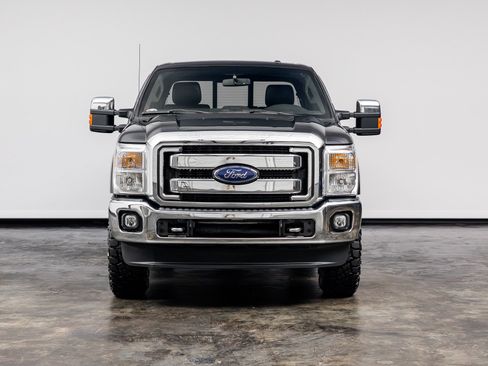 Used 2016 Ford F250 Lariat w/ Lariat Ultimate Package AWD/4WD image 2