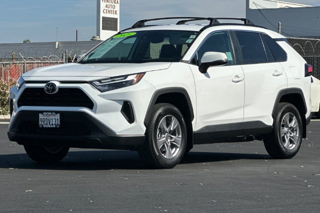 Used 2025 Toyota RAV4 XLE FWD image 8