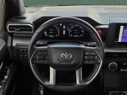 Used 2024 Toyota Tacoma TRD Off-Road AWD/4WD image 15