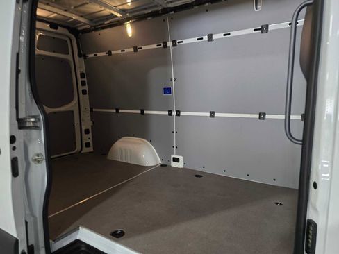 Used 2025 Mercedes-Benz Sprinter 2500 image 13
