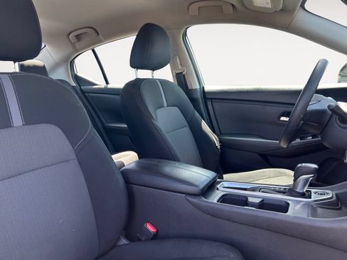 Used 2024 Nissan Sentra SV FWD image 15