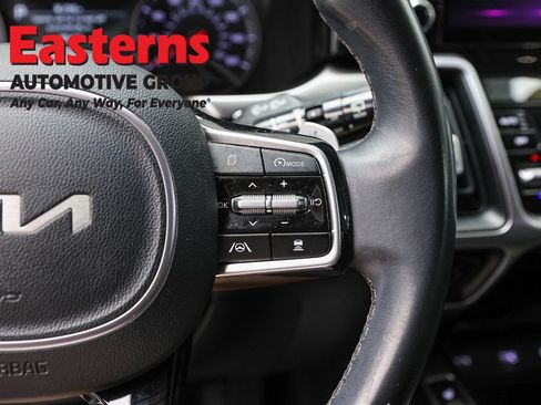 Used 2023 Kia Sorento EX AWD/4WD image 16