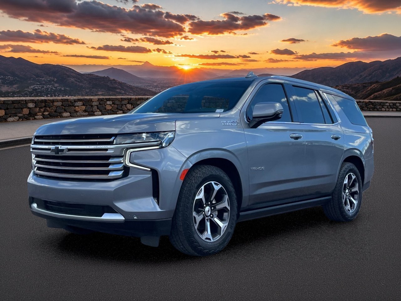 Used 2022 Chevrolet Tahoe High Country w/ LPO, Illumination Package AWD/4WD image 2
