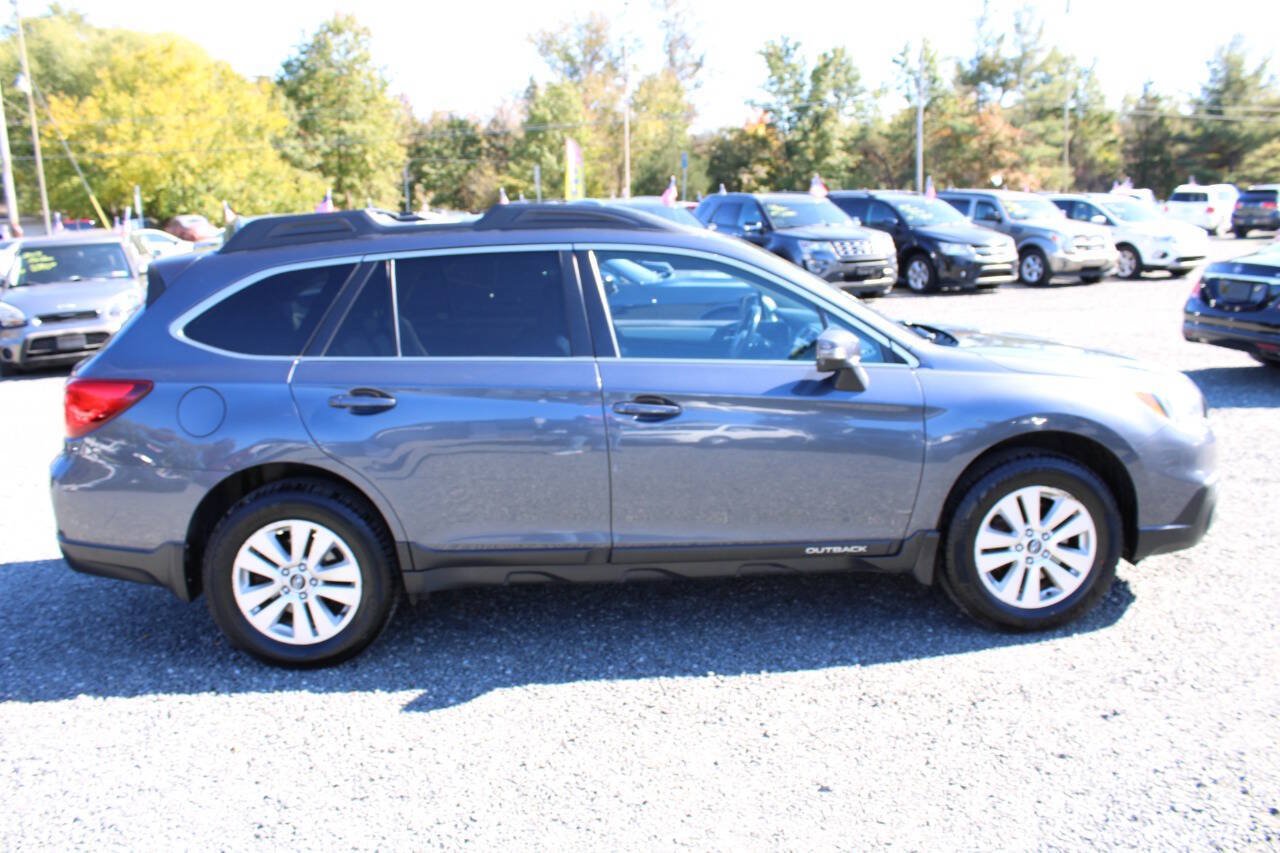 Used 2016 Subaru Outback 2.5i Premium AWD/4WD image 6