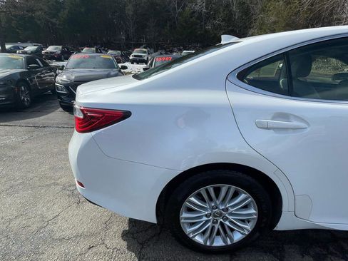 Used 2015 Lexus ES 350 w/ Luxury Package image 9
