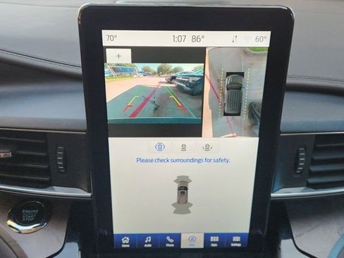 Used 2023 Ford Explorer Platinum w/ Premium Technology Package image 6