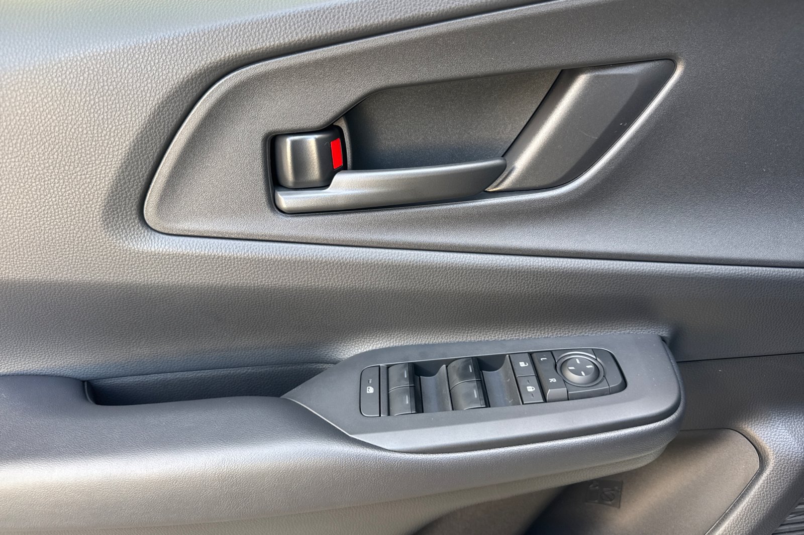 New 2027 Toyota Prius Plug-In Hybrid FWD image 10