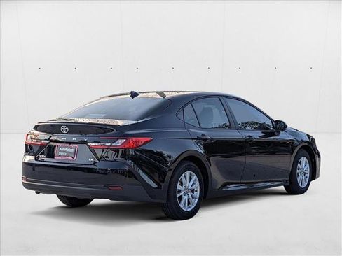 New 2025 Toyota Camry LE image 2