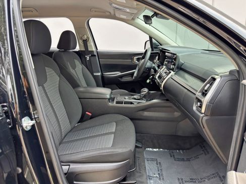 Used 2021 Kia Sorento LX FWD image 14