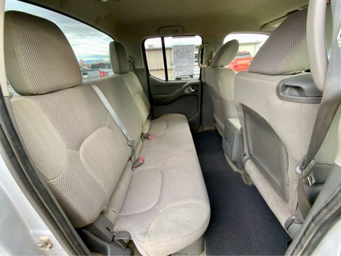 Used 2012 Nissan Frontier SV image 23