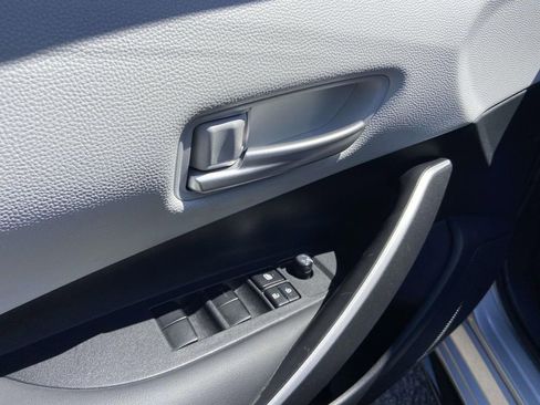 Used 2025 Toyota Corolla SE FWD image 12